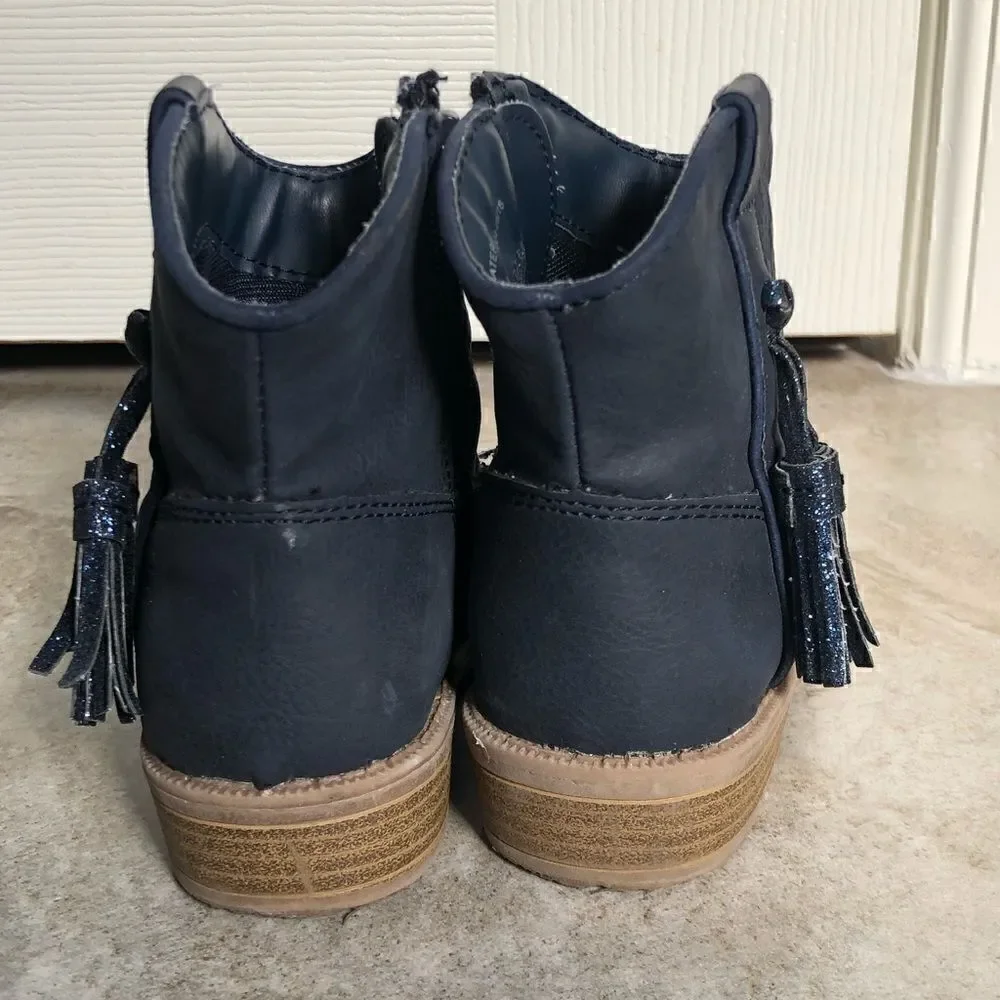 Navy blue cowboy boots in size 9